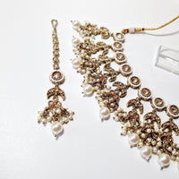 Sarah set